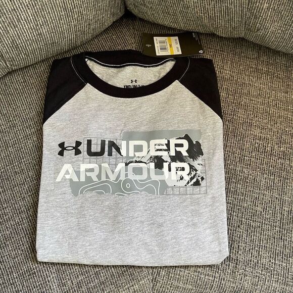 Under Armor T-shirt boys medium long sleeve NWT - Picture 1 of 5